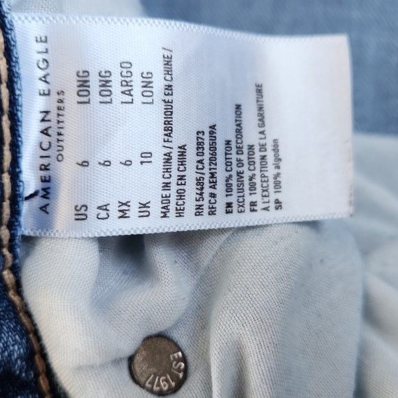 AEO, Womens Hi-Rise Girlfriend Jeans, Size 6 - Picture 4 of 6